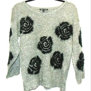 Cable & Gauge 3D sweater. Gray and Black. Size Large